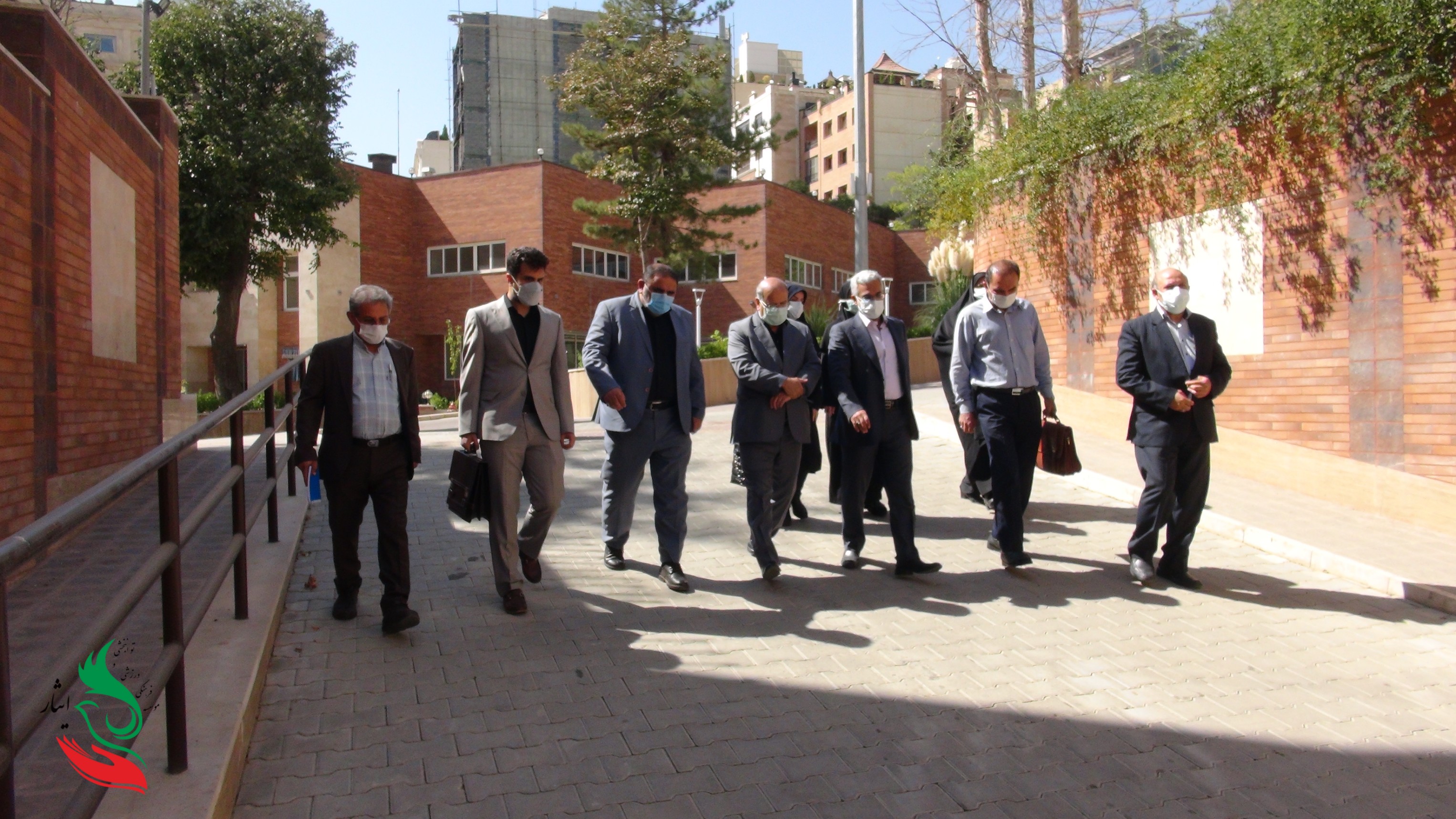 بازدید رئیس دانشگاه علوم پزشکی شهید بهشتی و مدیرعامل موسسه ایثار از مرکز جامع توانبخشی ایثار بقیه‌الله(عج)