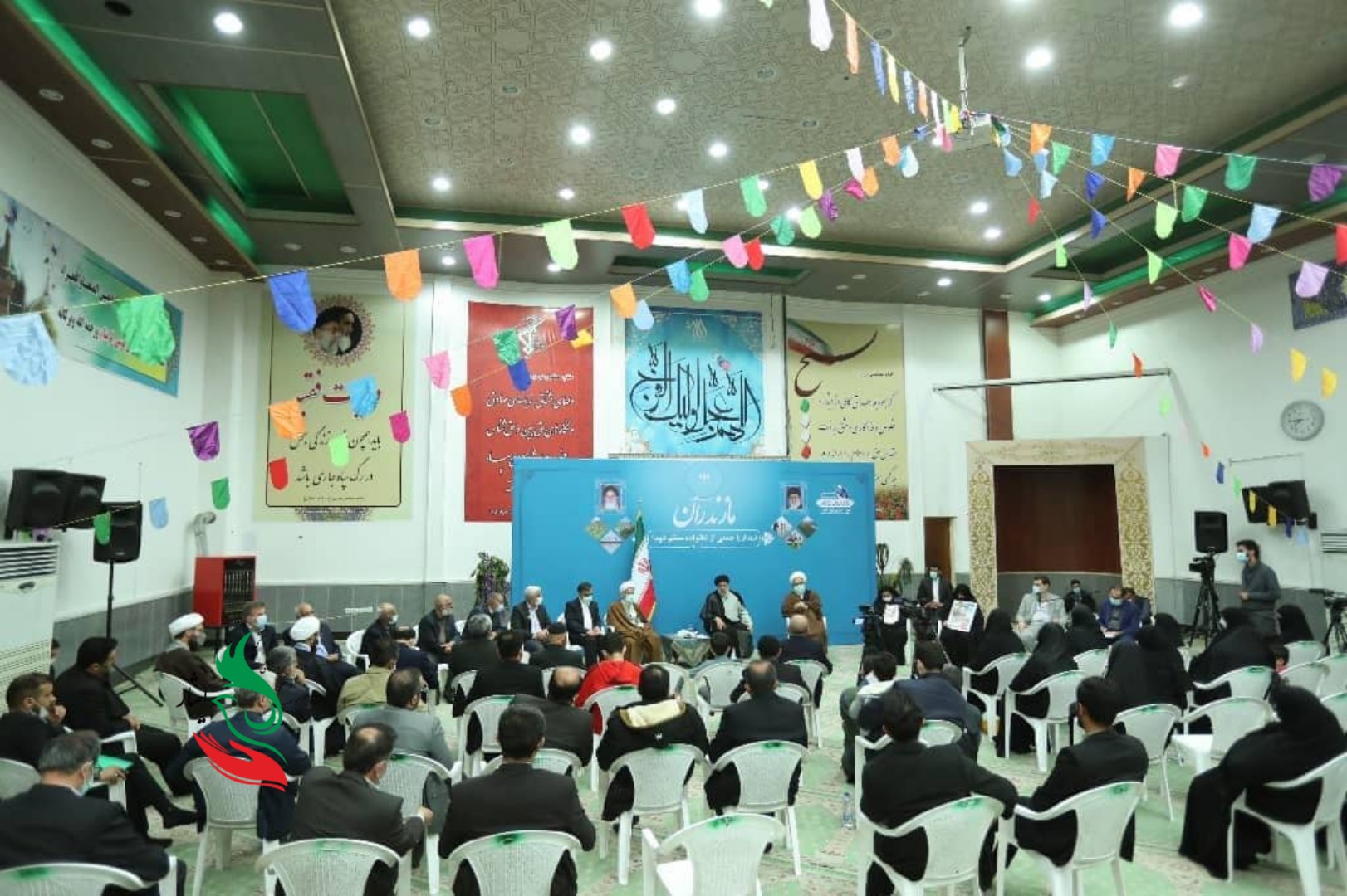 دیدار صمیمانه‌ی رئیس‌جمهور همراه رئیس بنیاد شهید و امورایثارگران و مدیرعامل ایثار با جامعه‌ی ایثارگری مازندران