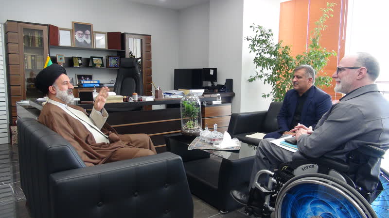 دیدار سرپرست و رئیس هیأت مدیره موسسه  ایثار با نماینده ولی فقیه در بنیاد شهید و امور ایثارگران