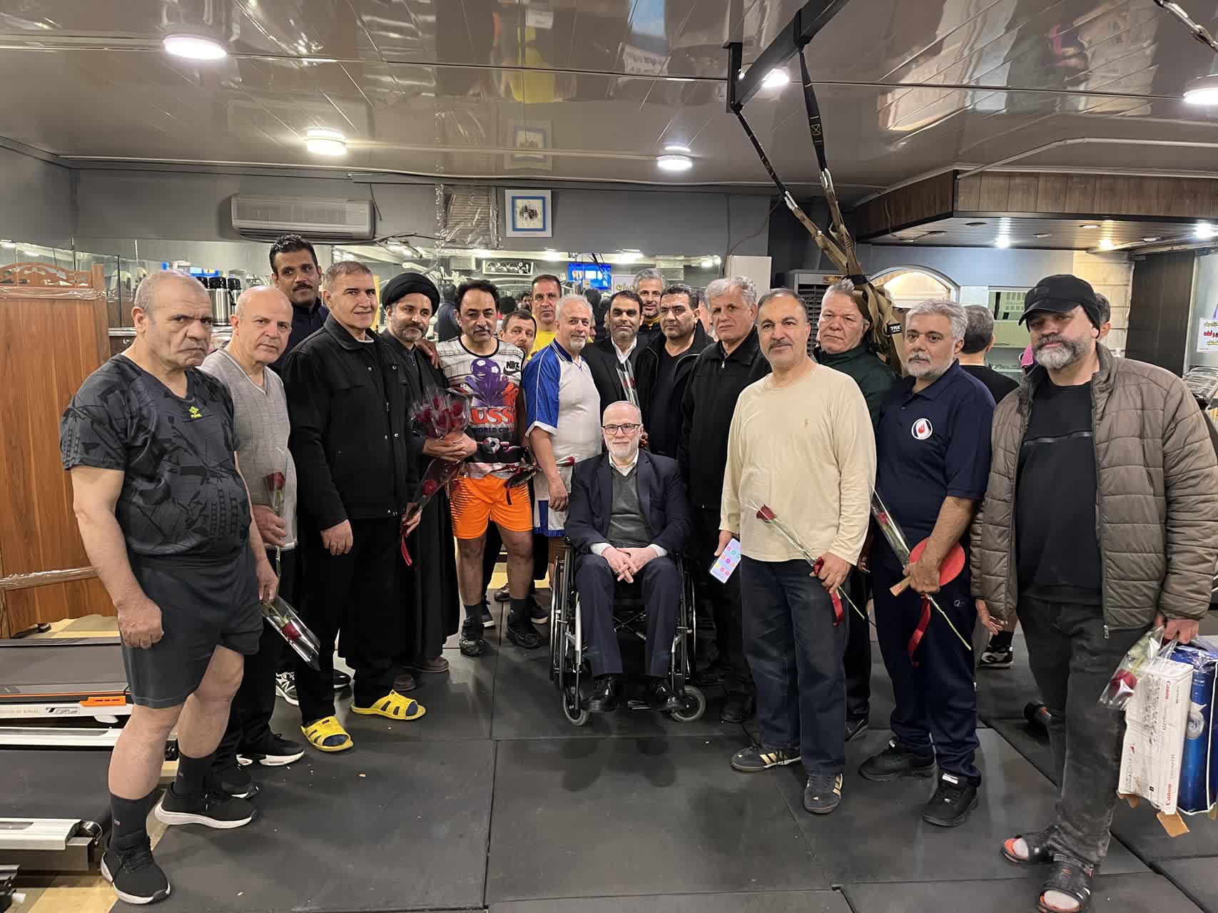 تقدیر سرپرست و عضو هیئت مدیره از جانبازان ورزشکار در باشگاه شهید مهرانی