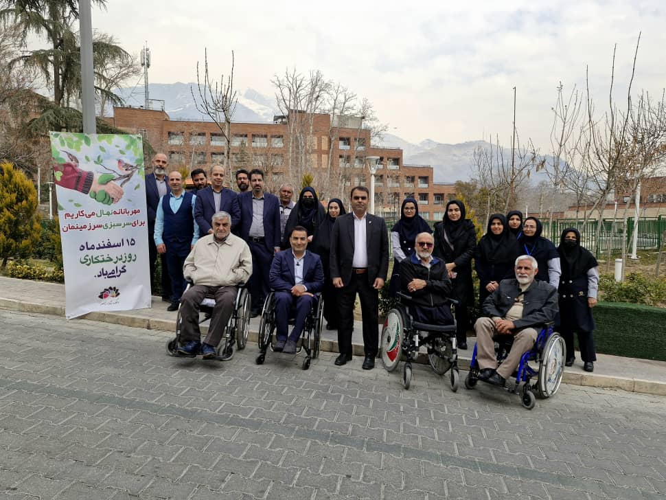 آئین کاشت نهال به مناسبت گرامیداشت روز درختکاری با حضور سرپرست و عضوهیئت مدیره در دهکده نشاط ولیعصر(عج) برگزار شد.