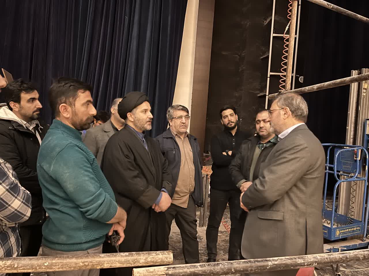 بازدید معاون فرهنگی و آموزشی بنیاد شهید و امور ایثارگران از پروژه بازسازی و بهسازی مرکز فرهنگی سیدالشهدا(ع)