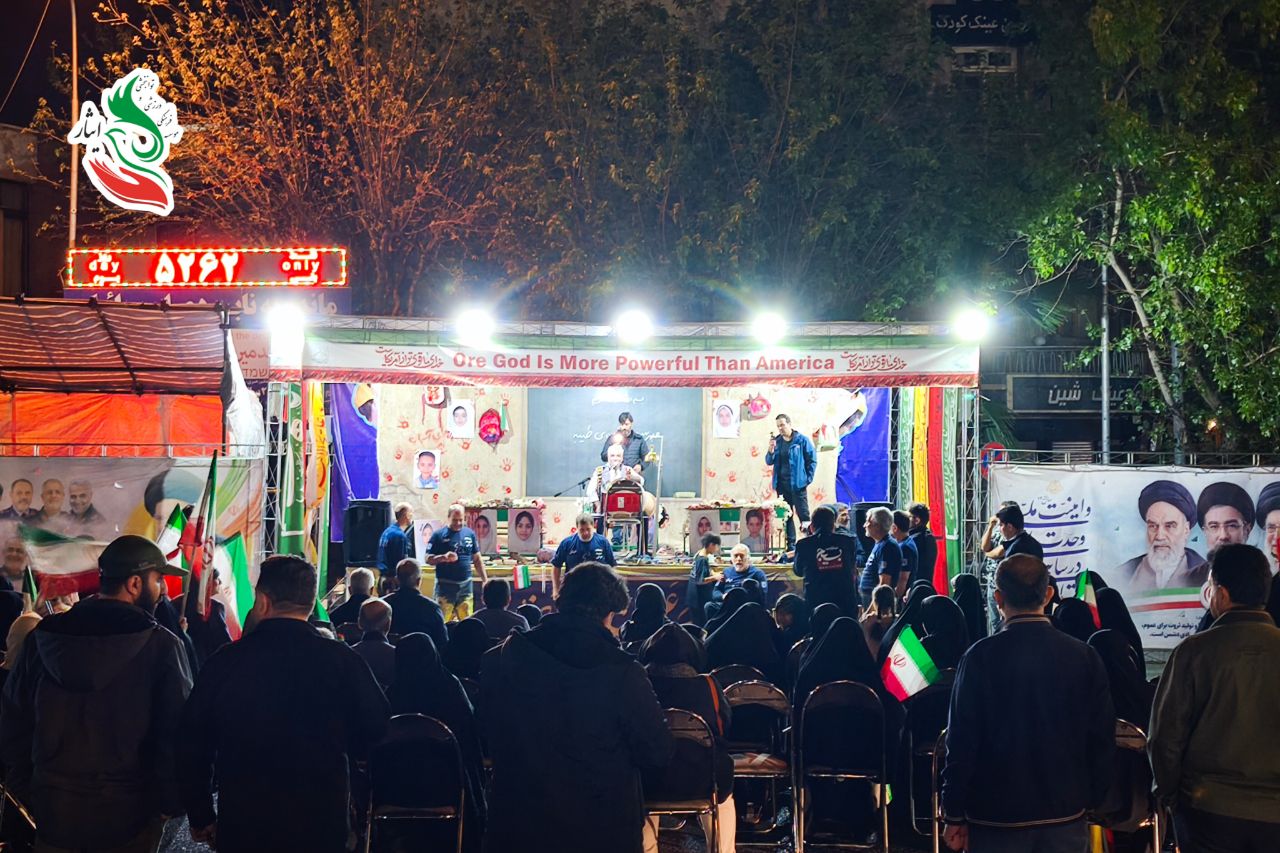 گزارش تصویری اجرای ورزش زورخانه‌ای تیم جانبازان باشگاه شهید مهرانی موسسه‌ی فرهنگی، ورزشی و توانبخشی ایثار در تجمع مردمی جنگ رمضان
