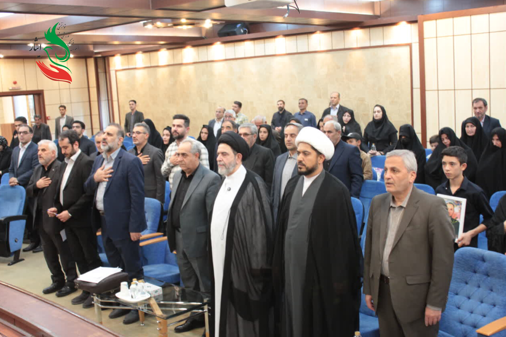 میزبانی از دومین آیین تجلیل از خانواده‌های شهیدان جنگ رمضان در سالن همایش موسسه‌ی فرهنگی، ورزشی و توانبخشی ایثار آذربایجان شرقی( گزارش تصویری)