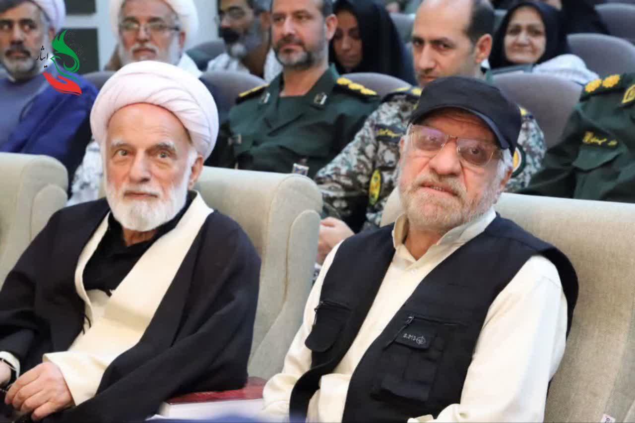 گزارش تصویری میزبانی مراسم گرامی‌داشت سالروز آزادسازی خرمشهر و تجلیل از خانواده‌های معظم شهدای جنگ رمضان در سالن همایش موسسه فرهنگی، ورزشی و توانبخشی ایثار استان مرکزی