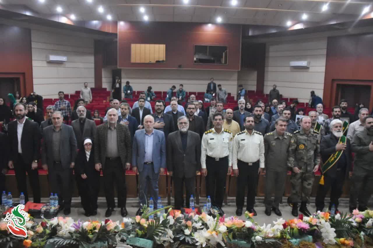 همایش بزرگ تجلیل از خانواده‌های شهدا به میزبانی مؤسسه ایثار لرستان برگزار شد